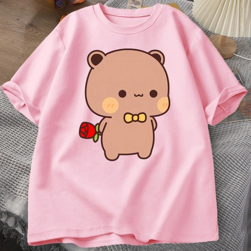 Camiseta DuDu Bear con diseño sorpresa de Panda BuBu con una flor, divertida y linda, con gráfico de Buu Duu, para mujeres, hombres y parejas