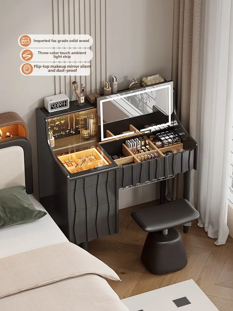 

Прикроватный туалетный столик, шкафчик для косметики со встроенной лампой, шкаф для украшений из массива дерева для главной спальни, туалетный столик.