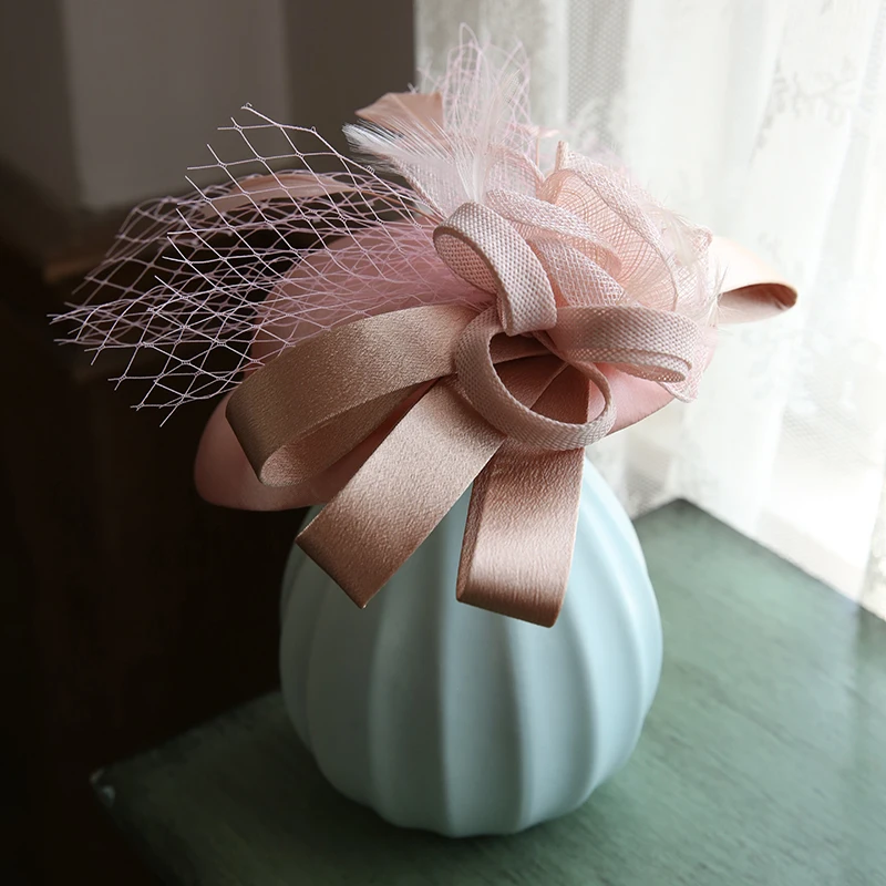 Frauen Chic Kopfschmuck Cocktail Hochzeits feier Kirche Kopf bedeckung Kentucky Kopf bedeckung Feder Haar Zubehör Schleier Fascinator Hut