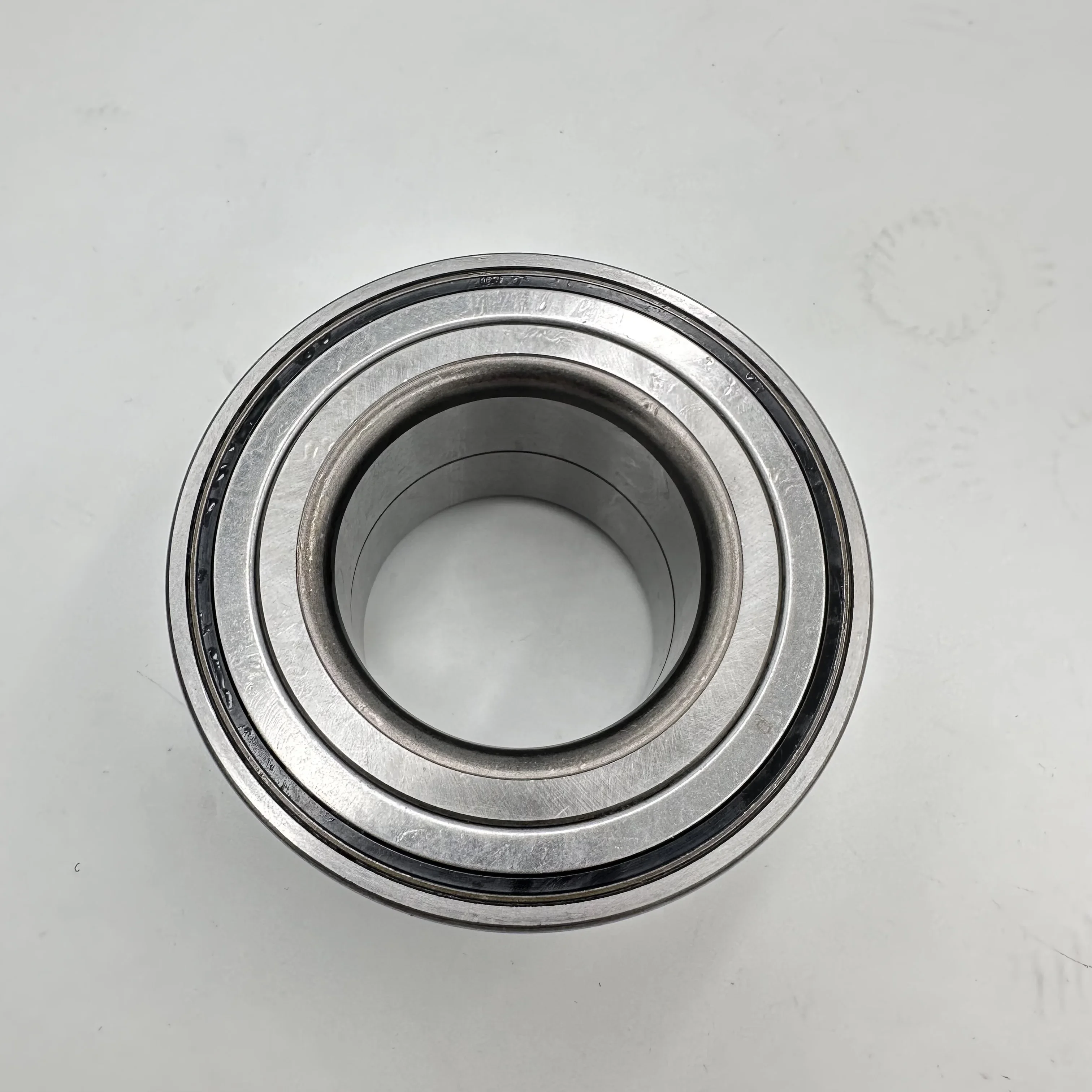 

Front Wheel Bearing For Land Rover Range Rover evoque Defender LR024267 LR078387