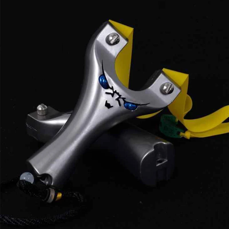 Stainless Steel Demon Slingshot with High Precision Outdoor Hunting Accessories Fast Pressing Flat Leather Design Sports Sports