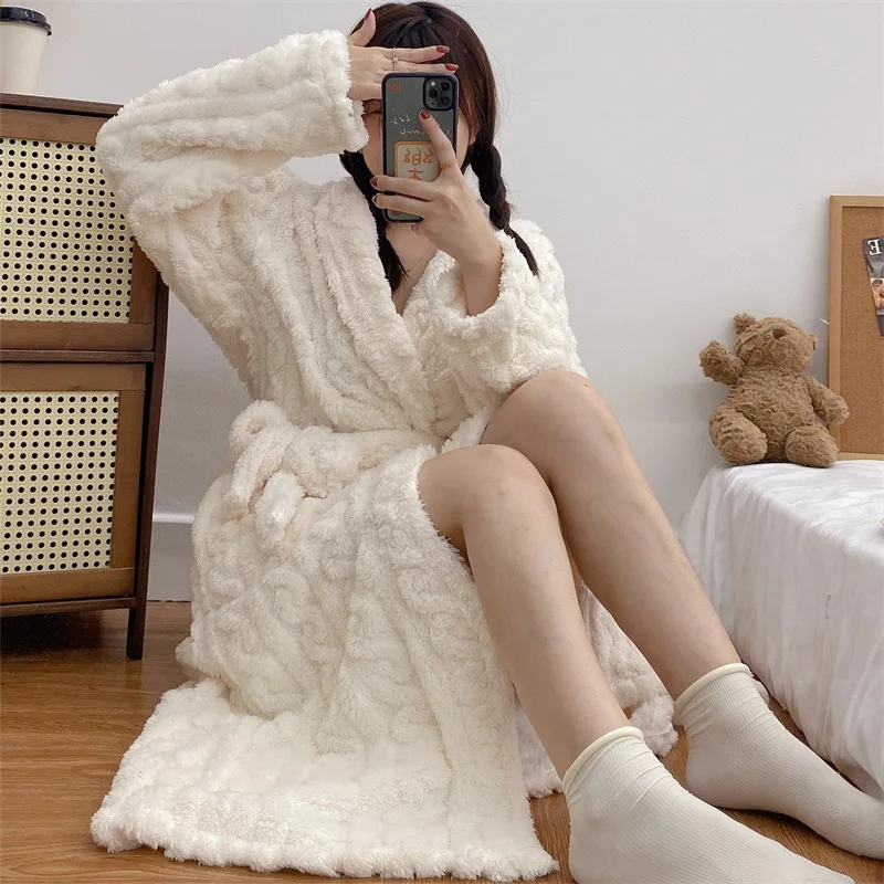 Thickened Flannel Warm Long Robe Nightgown Women Autumn Winter Sleepwear Intimate Lingerie Sleepwear Lapel Collar Home Clothes