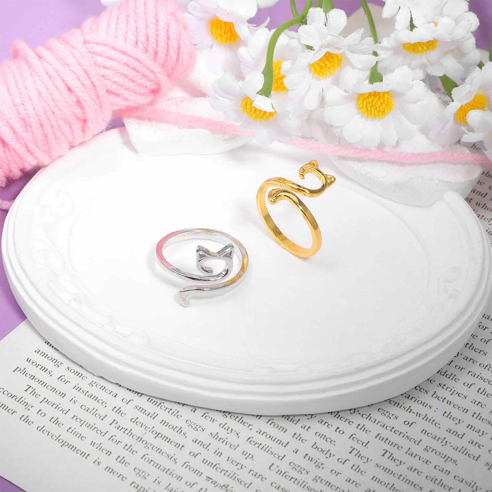 

4 pcs Crochet Adjustable Yarn Guide Rings Knitting Finger Holders Animal Design Crochet Tension Rings Open Decorative Ring For