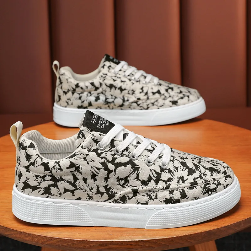 New Men Sneakers Casual Mens Designer Ethnic Style Board Shoes Fashion Fabric Breathable Increased Internal Flat Platform Shoes