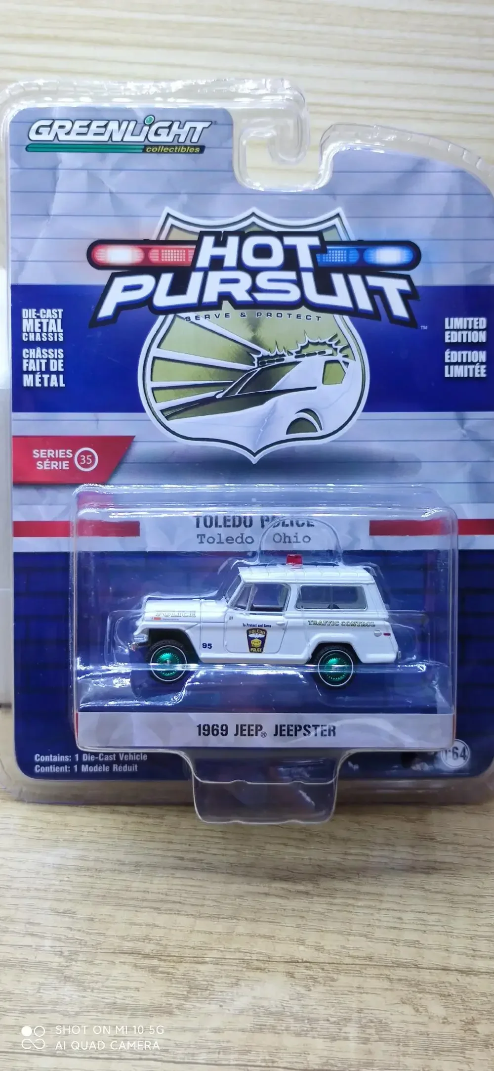 1: 64  1969 Kaiser Jeep Police car green machine  Diecast Metal Alloy Model Car Toys For  Gift Collection