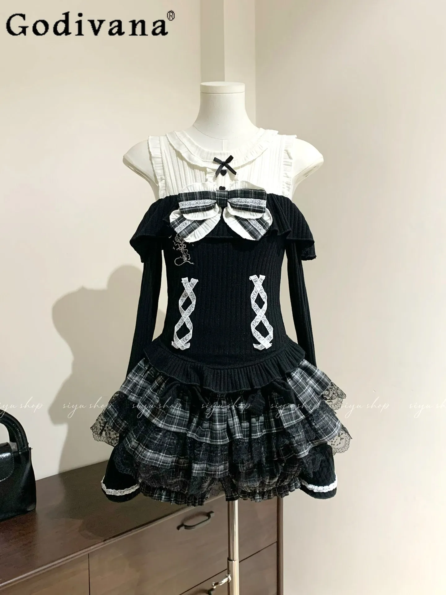 

Japanese and Korean Sweet Off-Shoulder Knit Sweater Skirt 2-Piece Set Spring 2026 Women's Slimming Lace Bow Cake Plaid Skirt Set