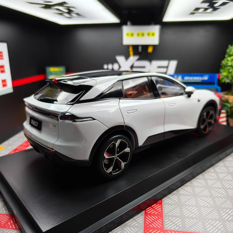 Moulé sous pression 1:18 échelle Changan bleu profond S7 Original usine porte complète alliage voiture modèle à collectionner jouet cadeau Souvenir affichage