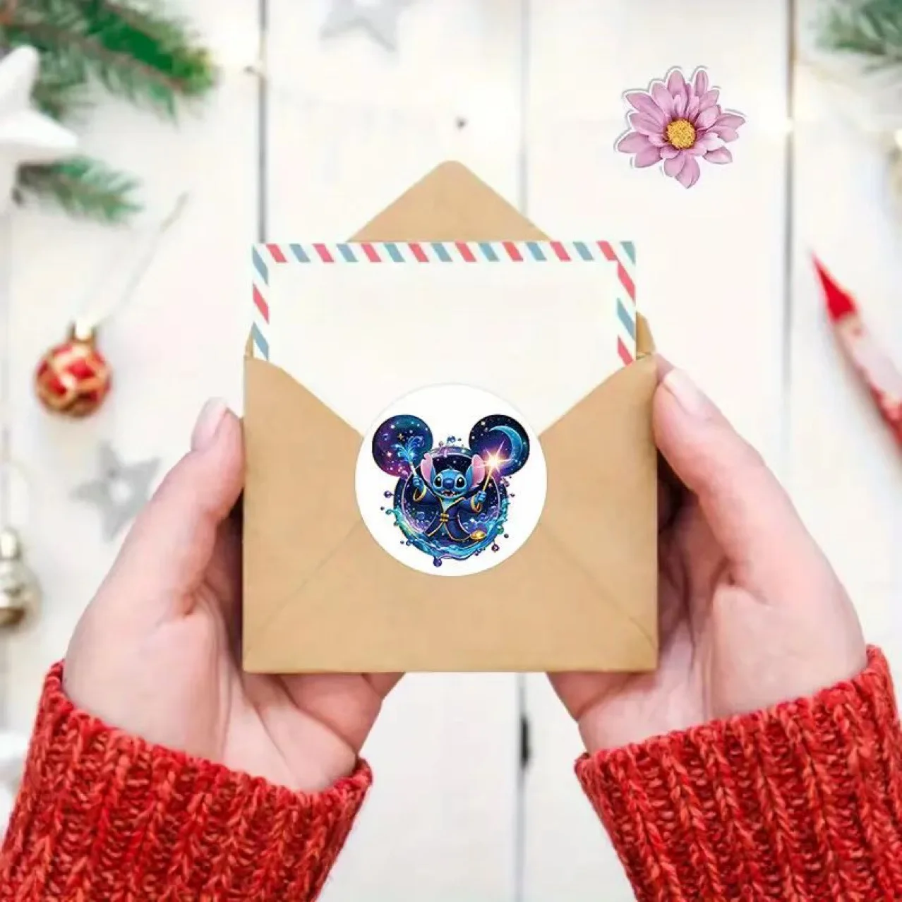 ملصق أطفال على شكل نجمة شهيرة من Miniso، ملصق كرتوني مقاوم للماء للهاتف المحمول، ملصق تزيين لحساب اليد للكمبيوتر المحمول