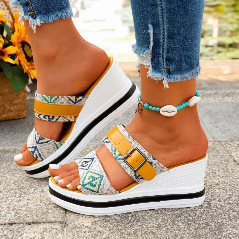 

2025 Summer New Fashion Women's Wedge Slippers Sandals Outdoor Beach Casual Kids Shoes Women's Durable Slippers