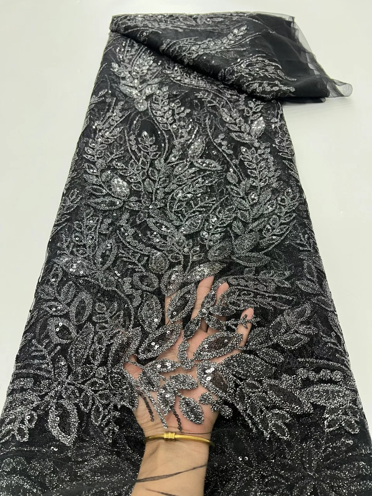 

Новый дизайн, черная африканская нигерийская кружевная ткань с блестками, 2025 г., высококачественная французская тюлевая кружевная ткань для праздничного платья KR25142