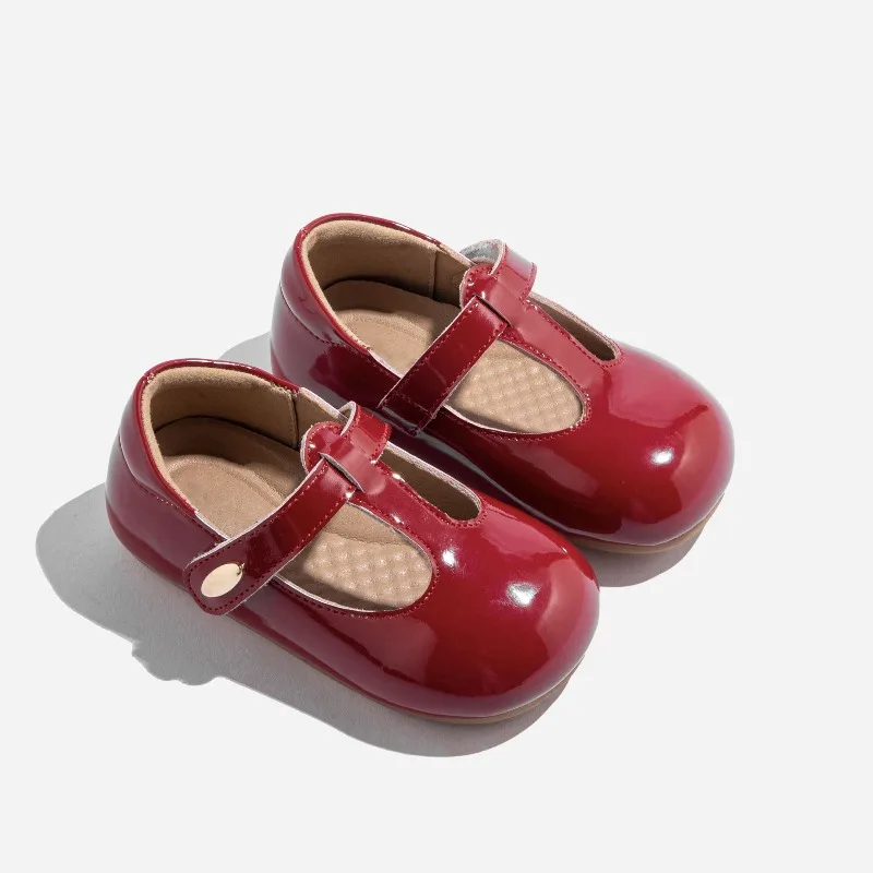 

Baby Walking Shoes Black Glossy Kids Flat Shoes Round Toes Soft Sole 2026 Brand New Baby Leather Shoes Non-slip Princess Style