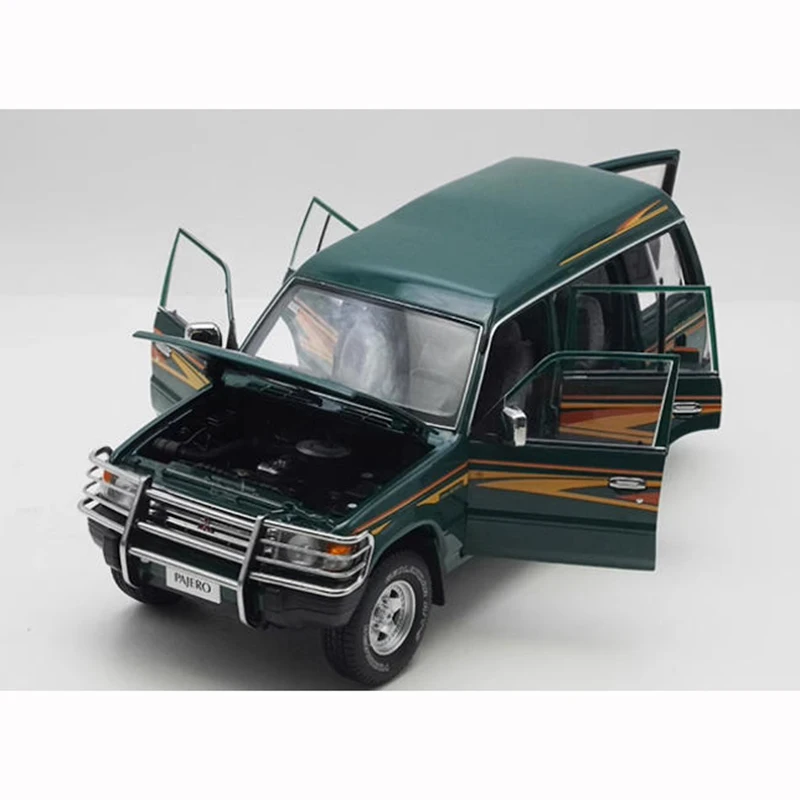 

Diecast 1:18 Pajero Alloy Car Model Static Collection Decorated Souvenir Gift Hobby & Toys