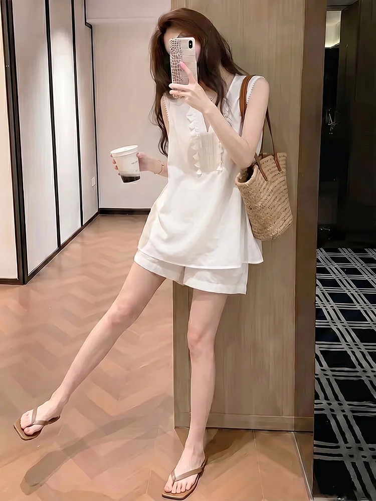 

Fashionable Summer Outfit Women's V-neck Tassel Sleeveless Top And Shorts Two-piece Set Pure Color Casual Wear for Teens