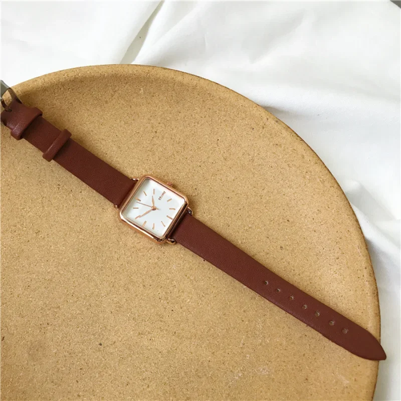 Elegant Rectangle Vintage ผู้หญิงนาฬิกาแบบย้อนยุคหนังผู้หญิงนาฬิกาข้อมือเล็กนาฬิกาควอตซ์ Casual Zegarek Damski