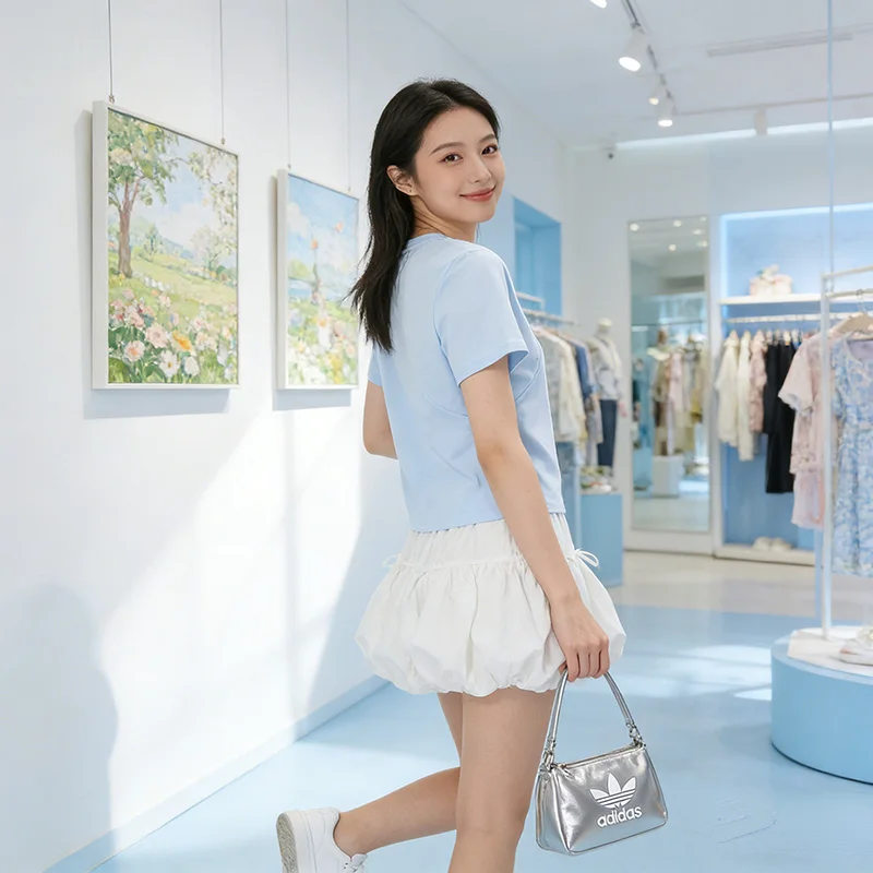 t-shirt-decontracte-slim-fit-adidas-officiel-a-trois-bandes-pour-femme-nouvelle-collection-ete-2026-tendance-et-polyvalent-kx2757