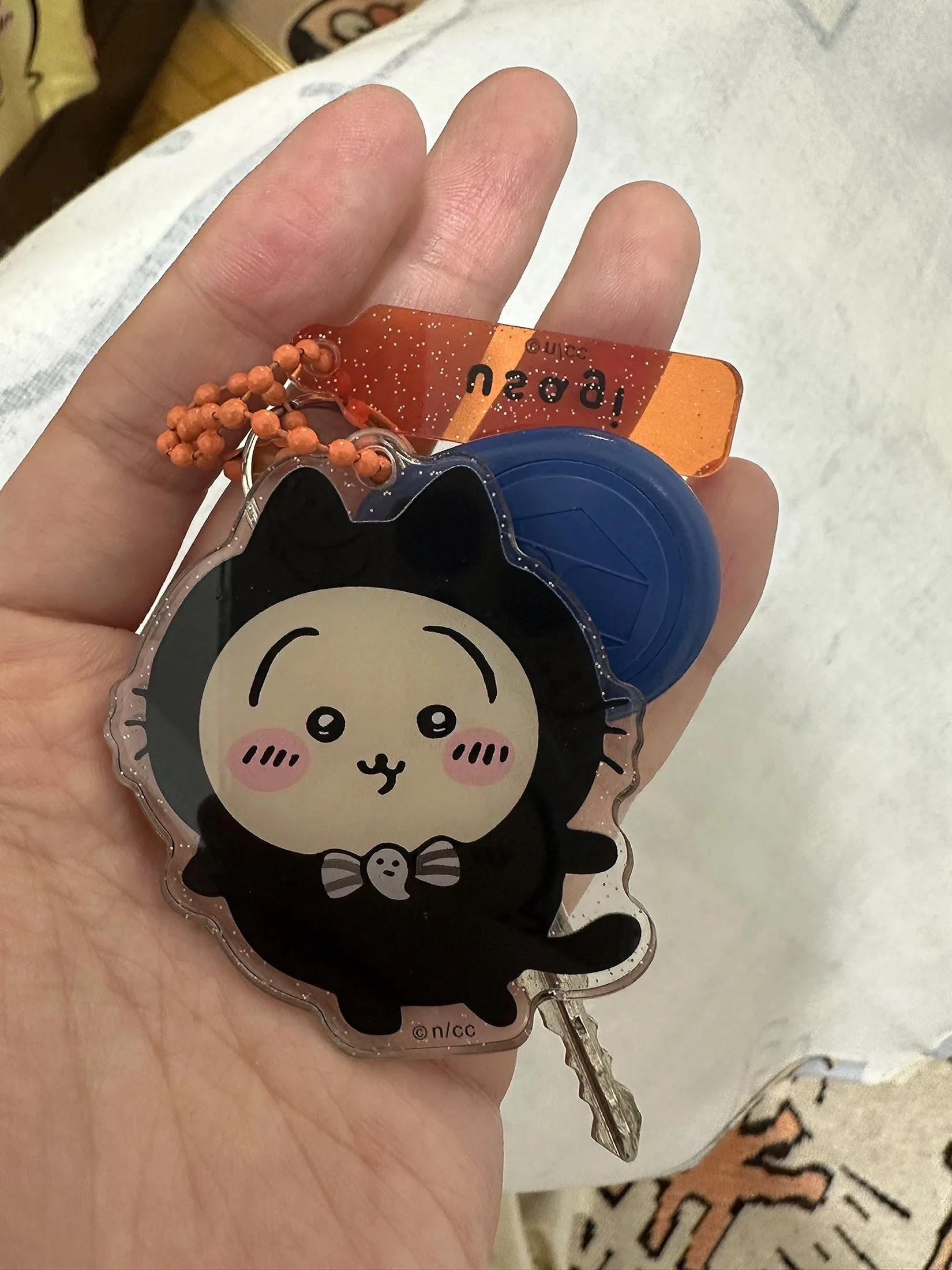 Neuer Yiji Koreanischer Halloween-Schlüsselanhänger aus Acryl, kreativer Hachiware-Usagi-Taschenanhänger, Geschenk für Freunde – Detail 4