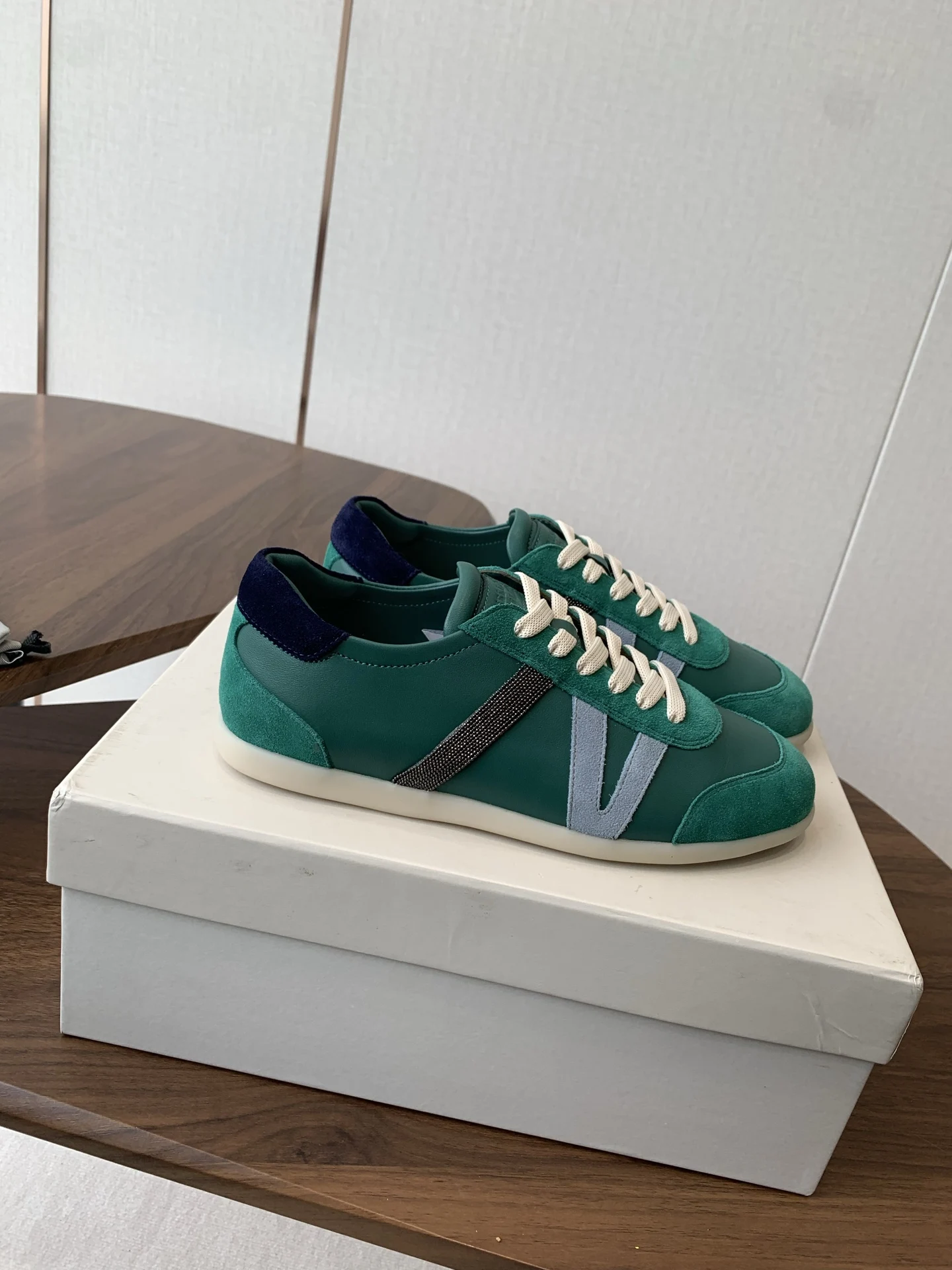 

Holiday Essential B Series Мужская и женская спортивная обувь Зимняя элегантная новая удобная толстая подошва Супер Timely Яркая Супер яркая