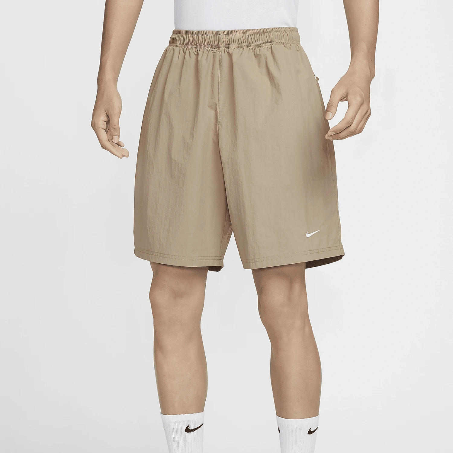 Официальные мужские свободные тканые шорты Nike на шнурке Solo Swoosh DX0750-247