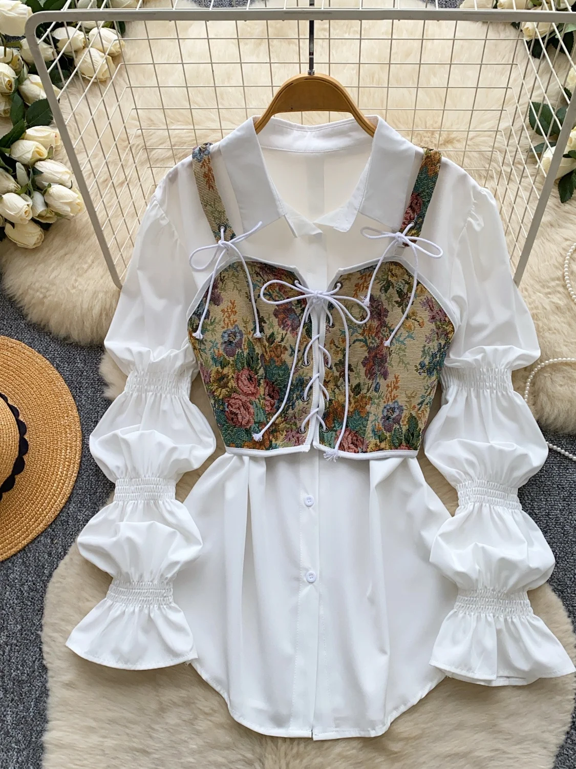 

Romantic Embroidered Belted Slimming Halter Top Lantern Sleeve Two-Piece Set Women's Simple Casual Autumn Fashion Ensemble