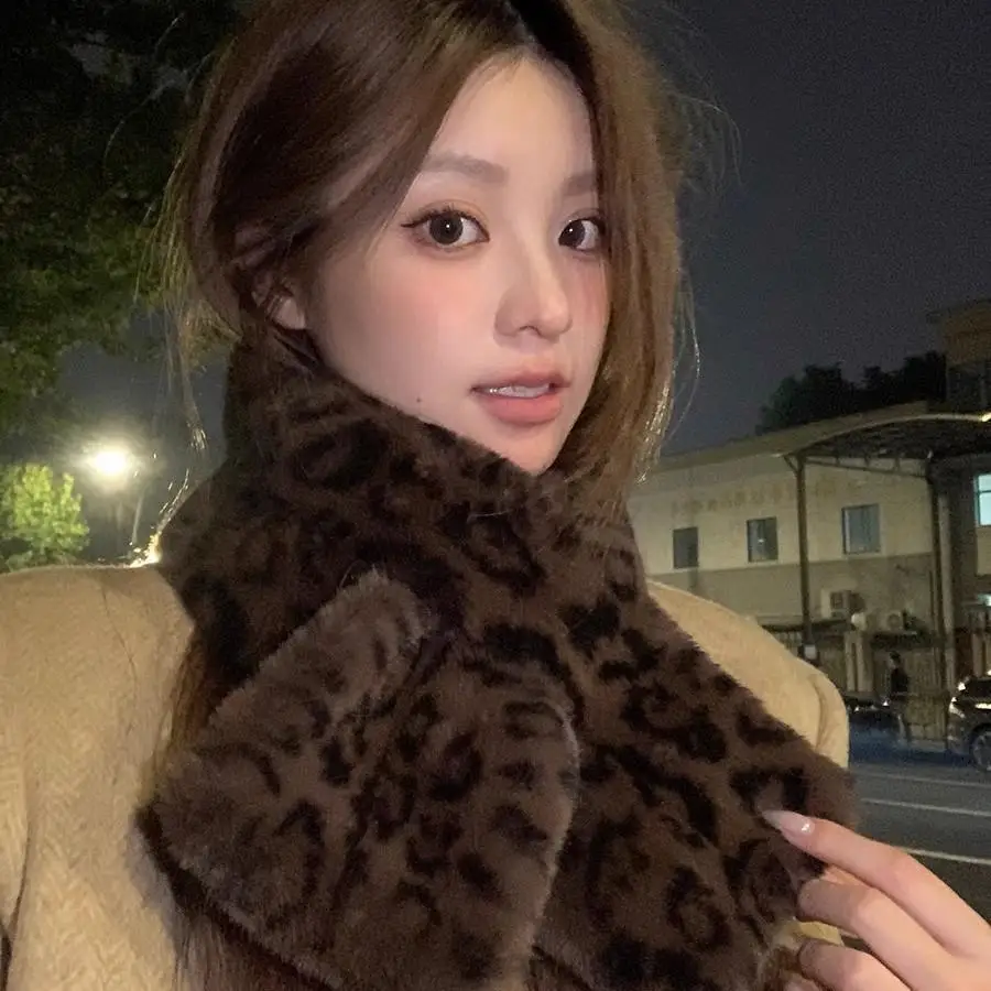 النساء ليوبارد طباعة أفخم وشاح الشتاء رشاقته الفراء عبر طوق وشاح في الهواء الطلق يندبروف فو الفراء والأوشحة لينة فروي الرقبة أدفأ