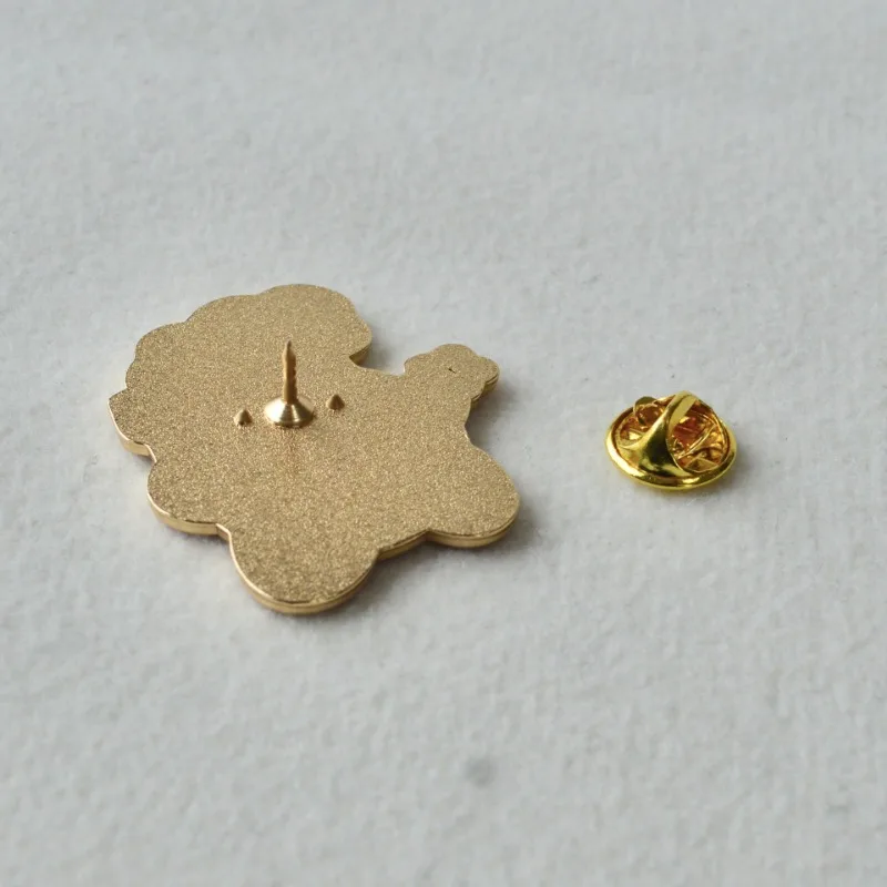 Pin de Anime Kirby, accesorios derivados de dibujos animados y Anime, decoraciones para bolsos, insignia bonita para niñas, broche para ropa, regalos de fiesta de cumpleaños