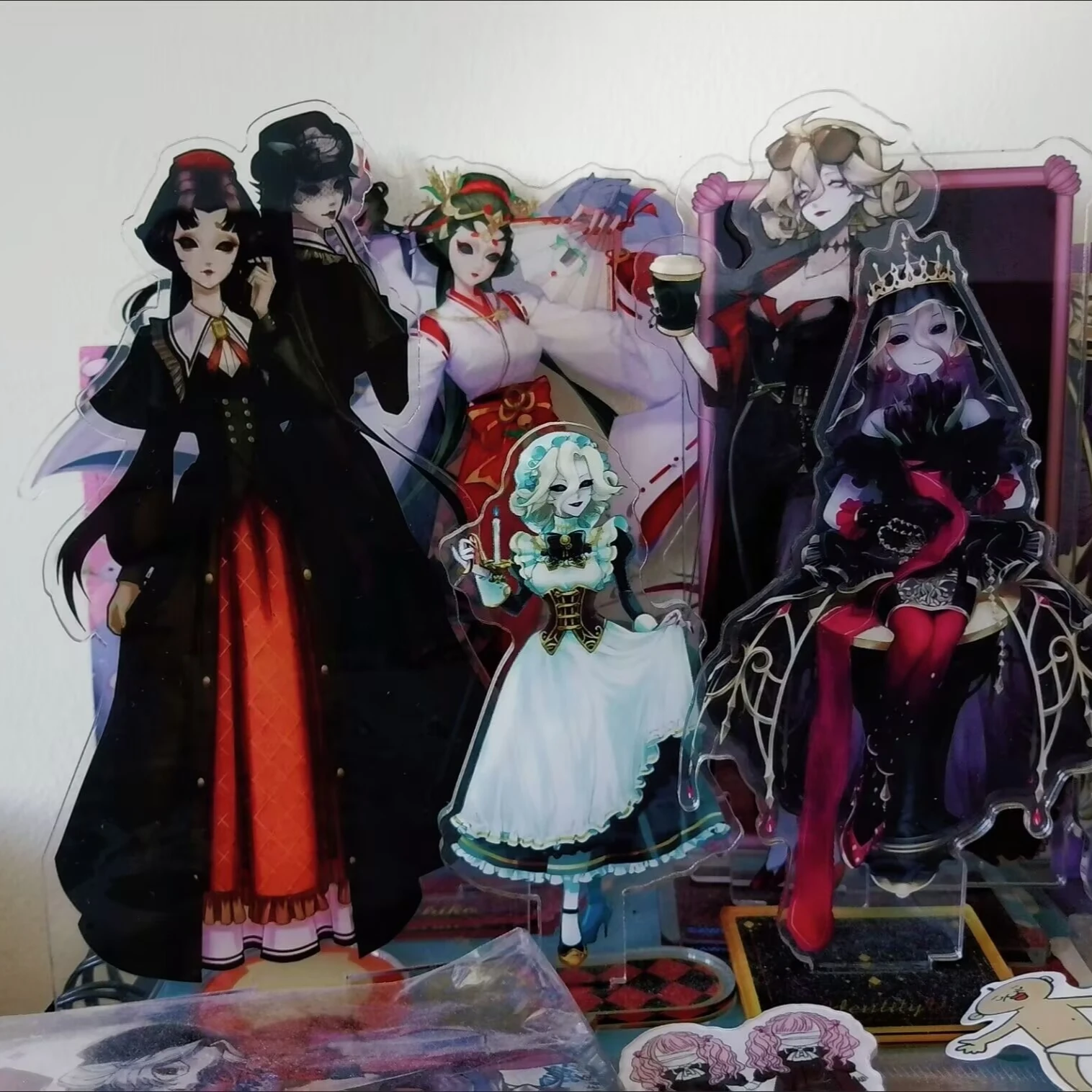 Креативная подставка «Identity V» Academy Series «Красная бабочка», исследователь, морец, оправа стола «Секларин», табличка стоячи