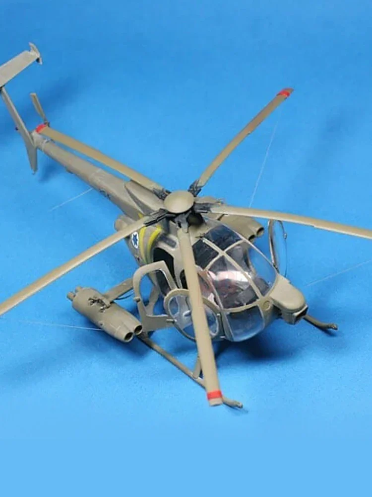 Academia Montada Modelo Kit para Helicóptero Reboque, 12250, 500D, 1:48