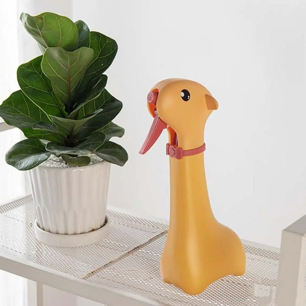 Cartoon Large Capacity Watering Can Flowers Flowerpots 500ml Watering Kettle Handheld Giraffe Design Gardening Watering Bottle