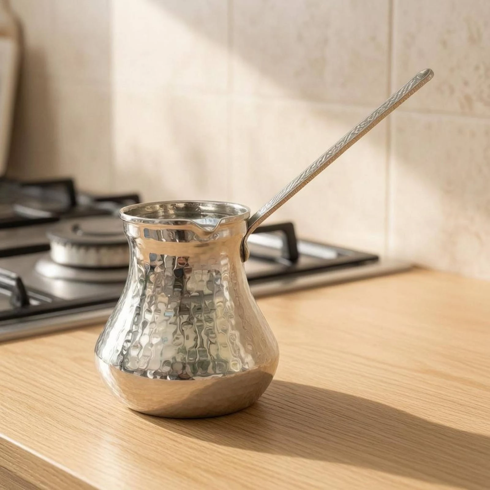 Hammered Metal Coffee Pot Flared Body Hand-Hammered Coffee Pot Drinkware Silver-Colored Kitchenware Easy to Clean