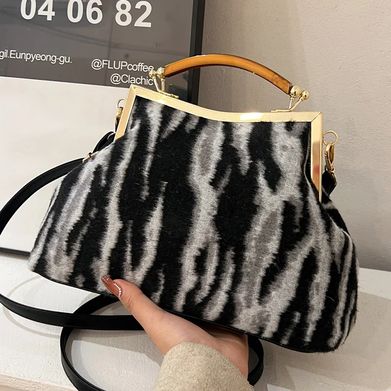 Luxury Women Acrylic Handbag 2024 New Leopard Brown Evening Clutch Retro Shell Clip Crossbody Bags Lady Shoulder Bags Hobo Bags