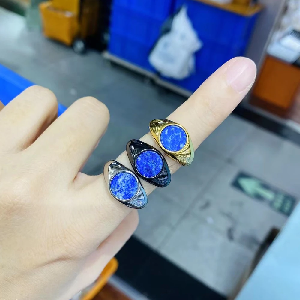 

2025Fashion Golden Titanium Steel Round Shell Rings Unique Ring for Women & Men Stylish Design Ideal for Daily Wear & Party Gift