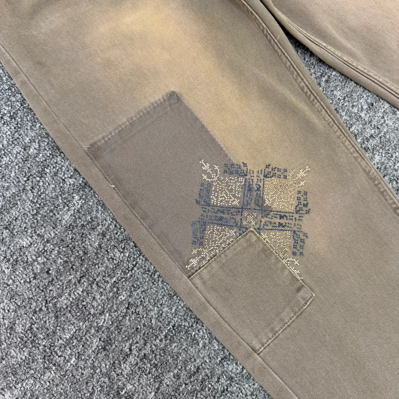 DERSCHUTZE Vintage Brown Washed Patchwork Jeans Men Retro Embroidery Baggy Wide‑Leg Streetwear Pants