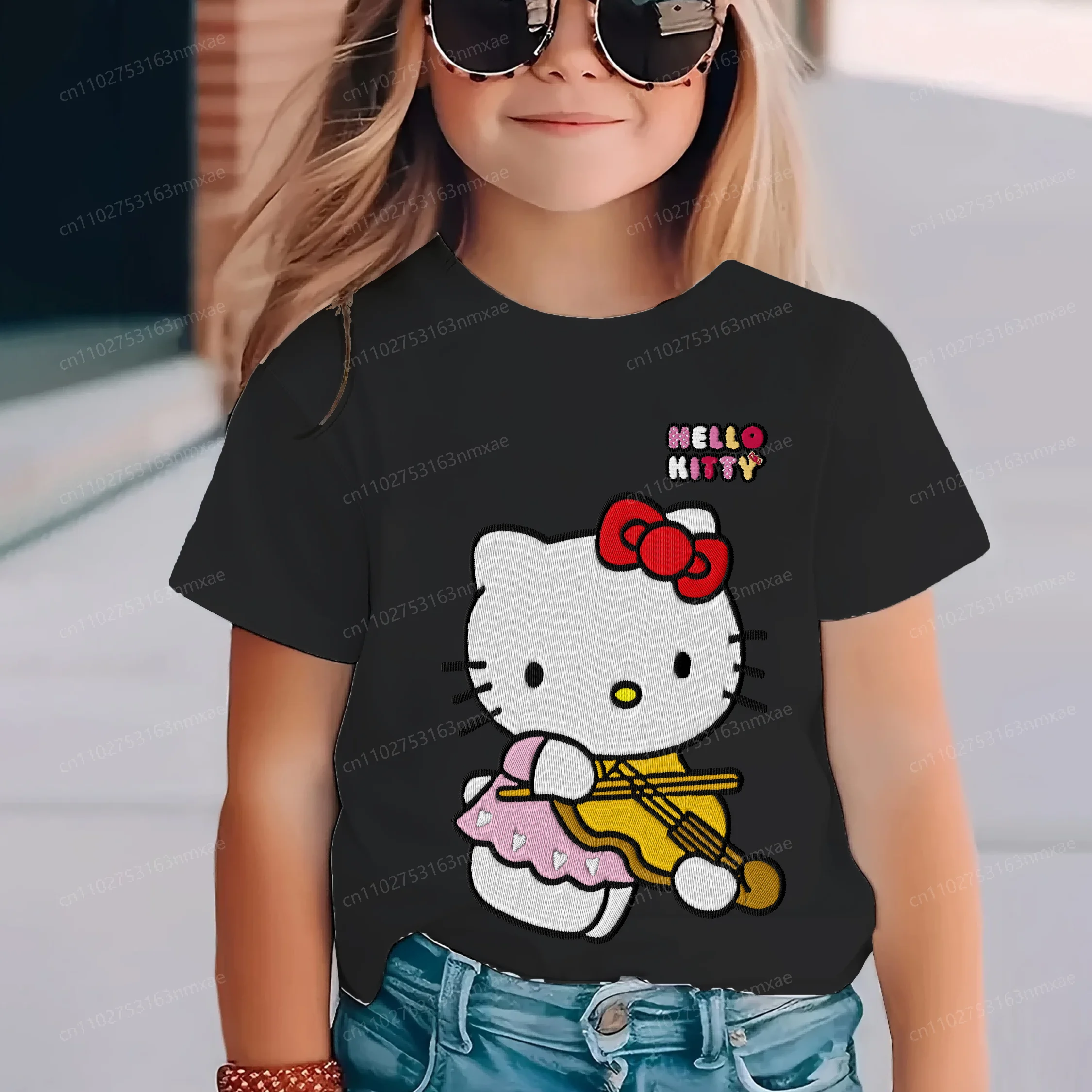

Детский топ с вышивкой Hello Kitty, летняя одежда для девочек, детская футболка с круглым вырезом для девочек 2025 года, детская футболка с 3D принтом для мамы