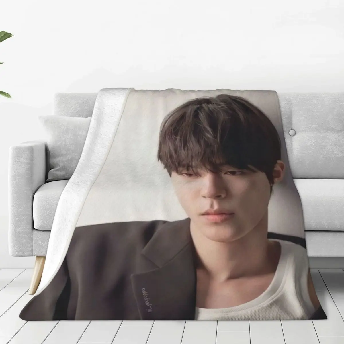 Hwang In Yeop blankets Warm Flange blankets Soft and comfortable blanket picnic blanket birthday gift