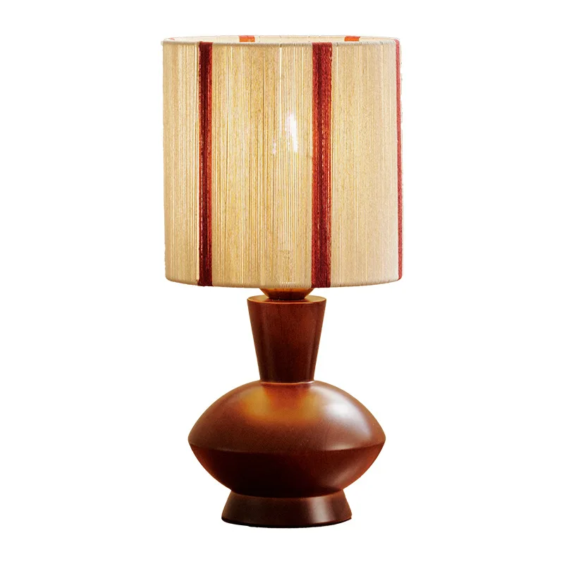 Medieval solid wood desk lamp desktop decoration ornament French retro romantic warm atmosphere bedroom bedside reading lamp