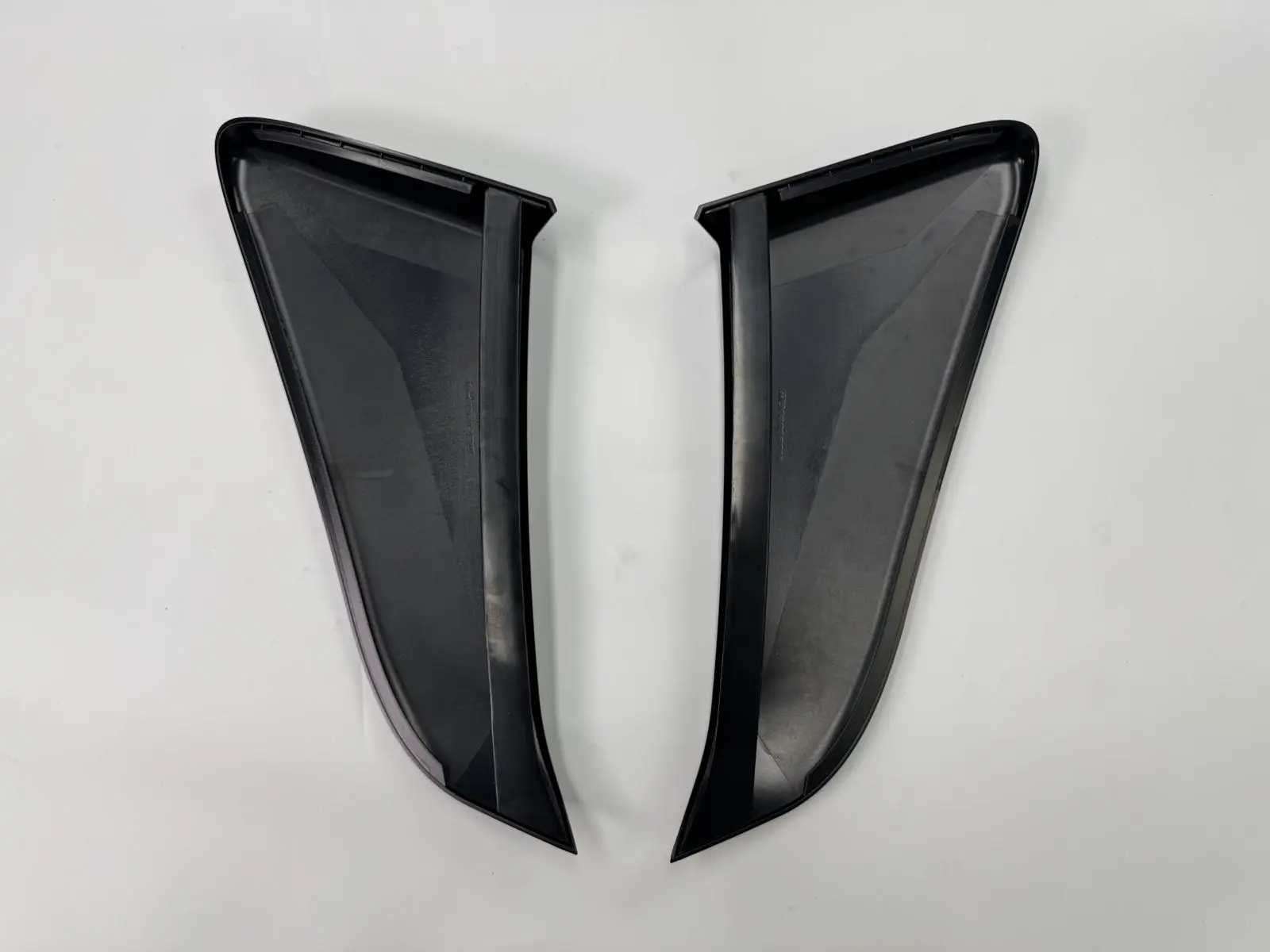 Carbon Fiber Rear Side Fender Trim Stickers for 23+Ford Mustang Coupe 2-Door  2PCS/Set