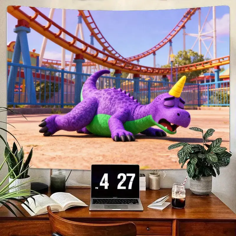 

1 шт. забавный фиолетовый гобелен с динозавром, усталый динозавр с зеленым животом и желтым рогом, мультяшный мем, полиэстеровый настенный художественный декор для спальни