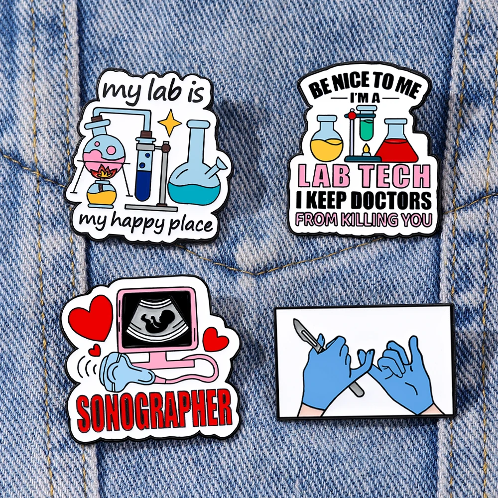 4 قطعة مختبرتي هي مكان سعيد Sonographer شارة طبية المينا دبابيس الصيدلي مجوهرات هدية للأطباء طالب المدرسة الناجي