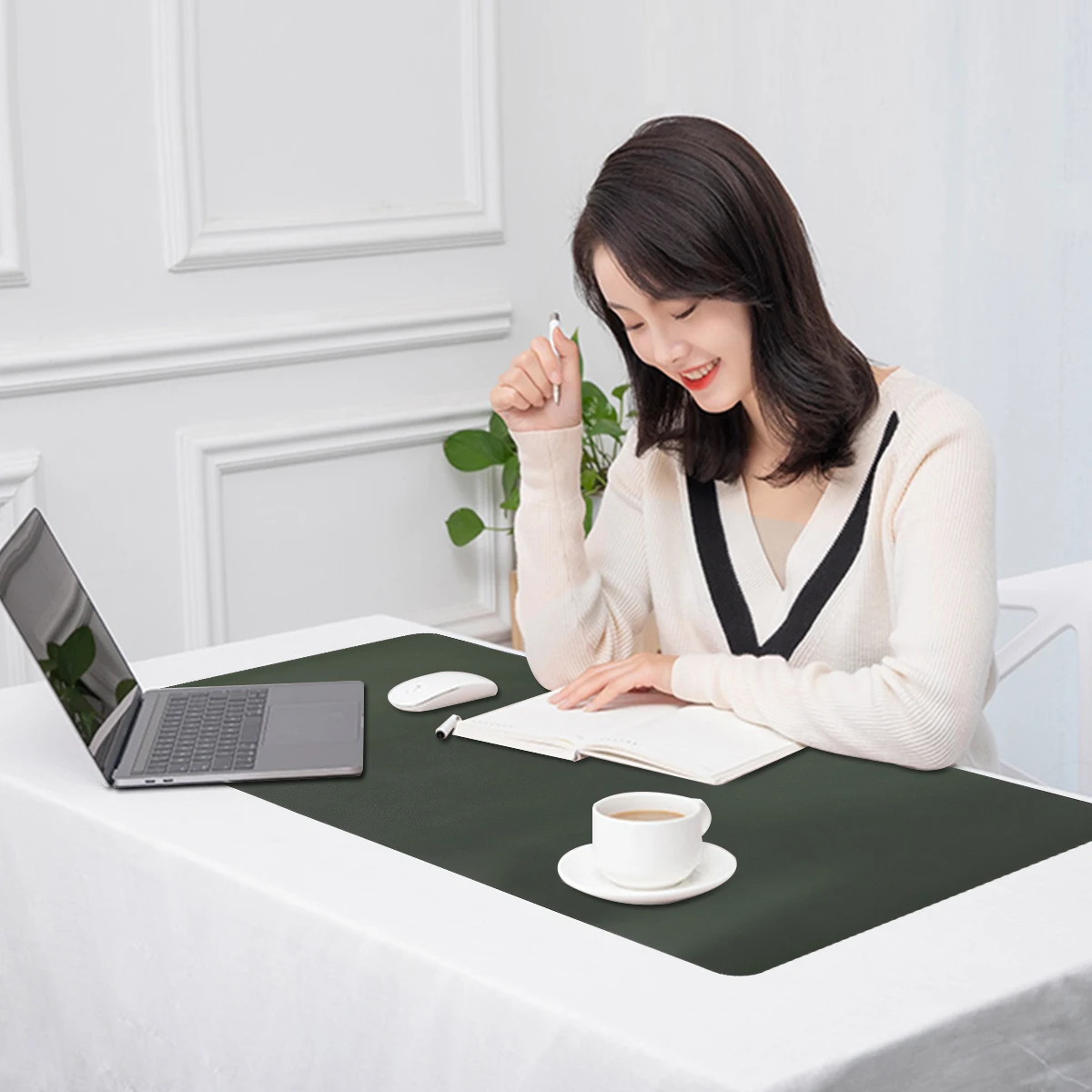 

Double Sided PU Mouse Pad Large Gaming Soft for Laptop Desktop Home Office Smooth Control Gift Idea Dark Green