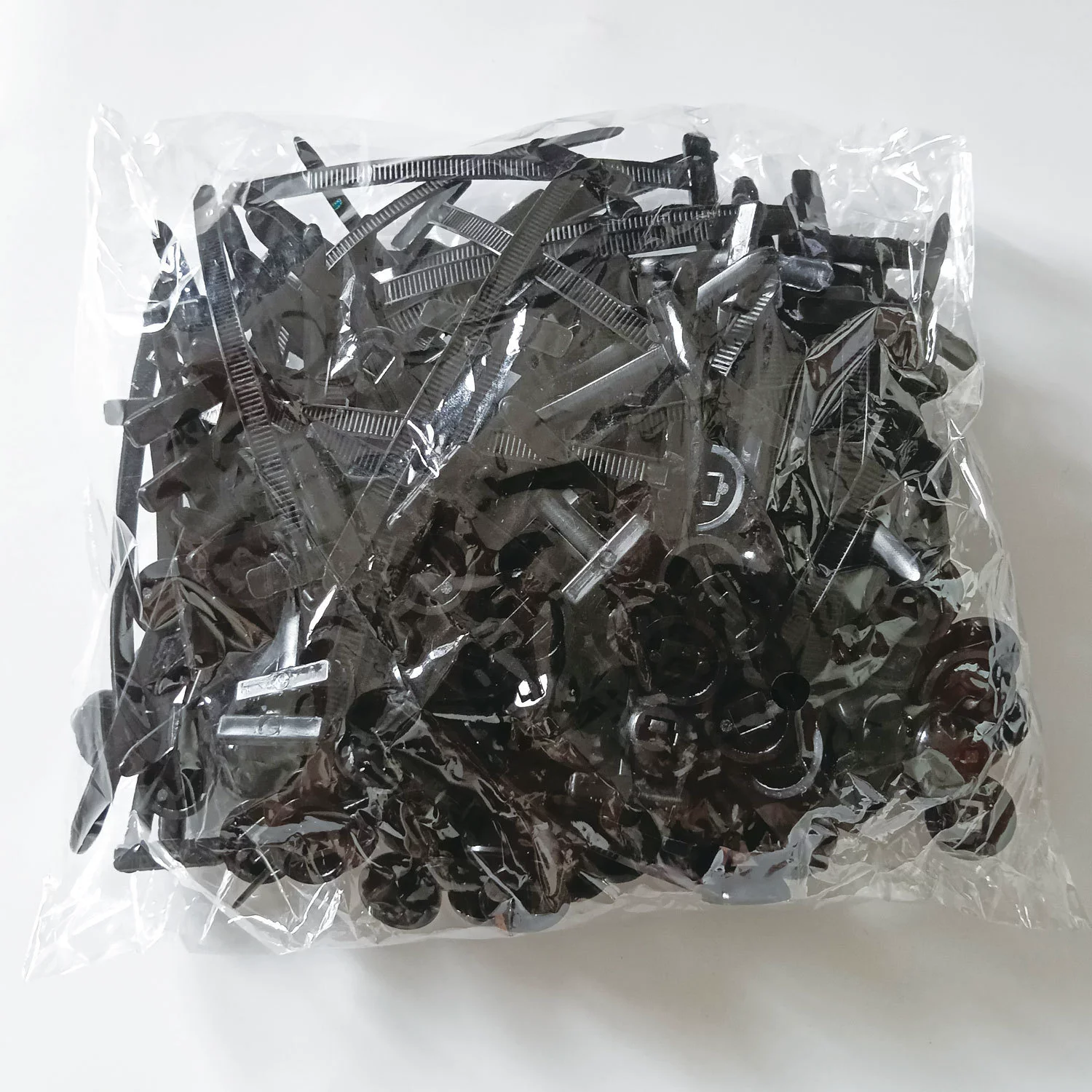 

300PCS Nylon Universal Cable Tie Buckle Heavy Duty Self-Locking Zip Ties Holder with Pin Fasteners Car Body UV Resistant Zipties