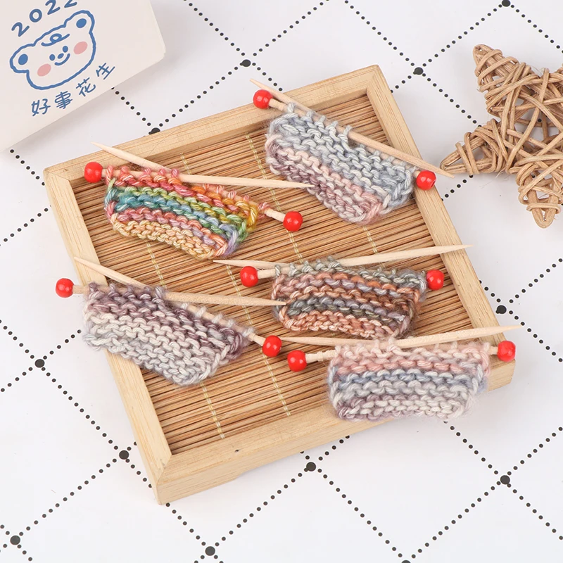 1/12 Miniature Dollhouse Simulation Thick Knitted Sweater Model DIY Accessories Decorative Ornament