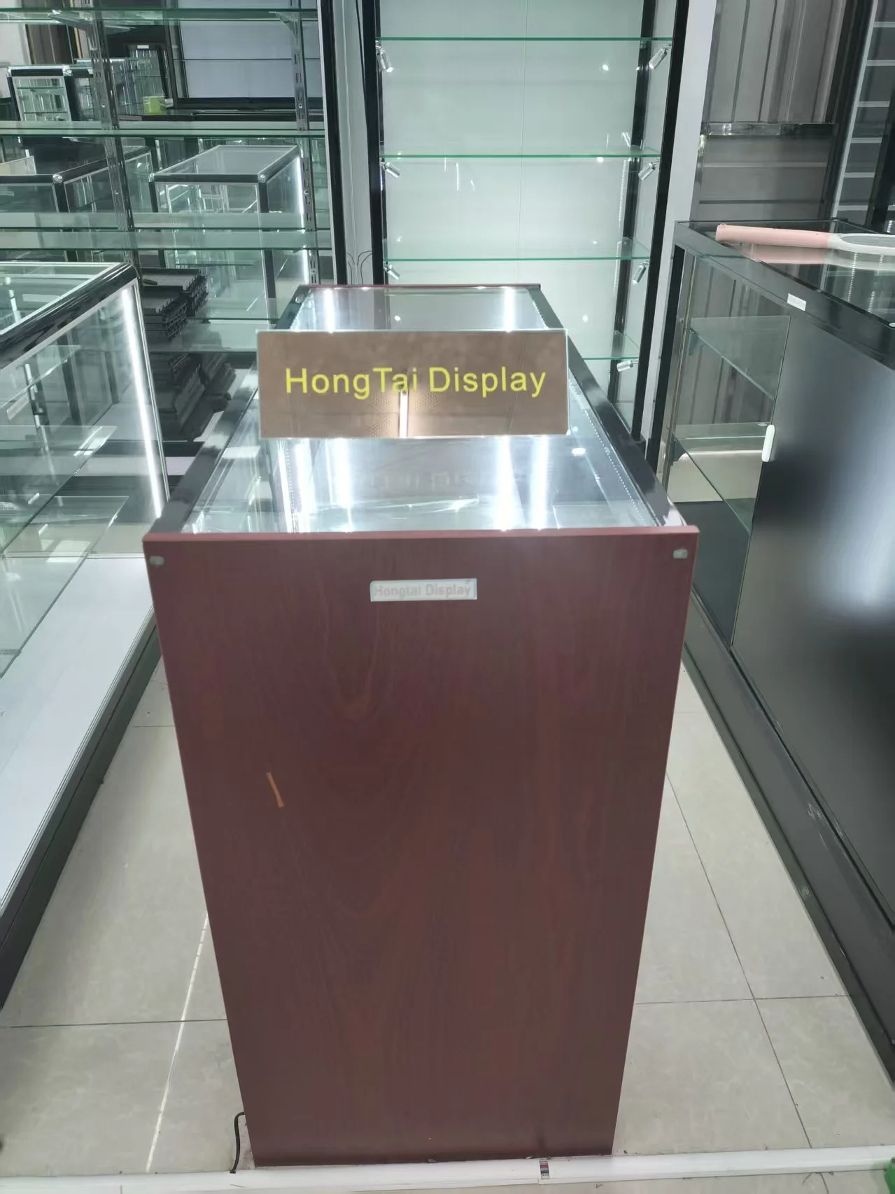 Custom.New Design Customize Size Factory Wholesale Display Retail Store Smoke Shop Display Showcase Counter Glass Display Cabine