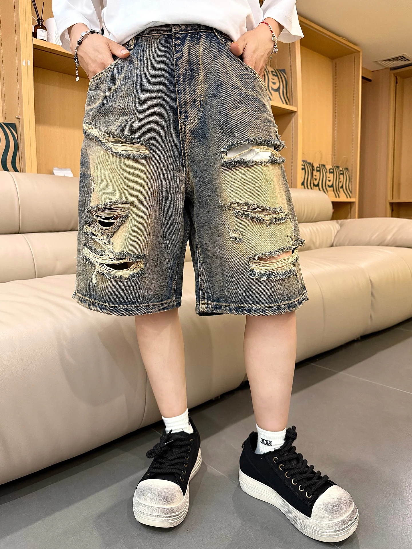Shorts Jeans Retrô Americano Desgastado de Perna Larga Masculino e Feminino - Tendência de Verão, Corte Reto Solto, Calça Méd...