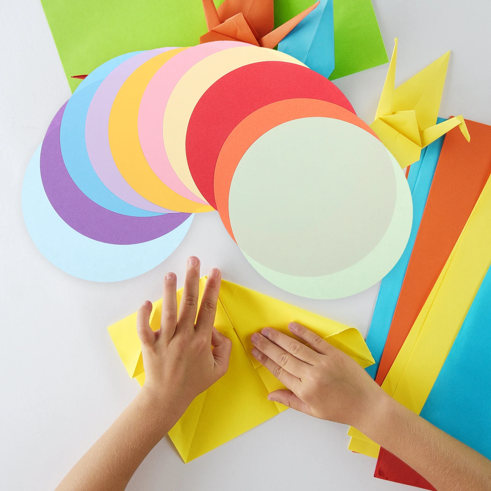 

200pcs Colorful Paper Bulk Paper Flower Balls Folding Craft Making Materials Watercolor Supplies
