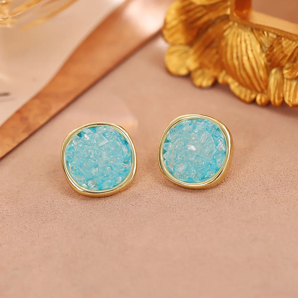 

Fashionable and exquisite blue crystal earrings, high-end geometric personalized earrings, versatile and temperamental earrings