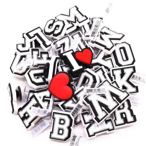 Imagen 2 del producto Hebillas de zapatos con 26 letras originales, decoración de PVC, corazón rojo, accesorios para pulseras, fiesta para niños, regalos para x-mas