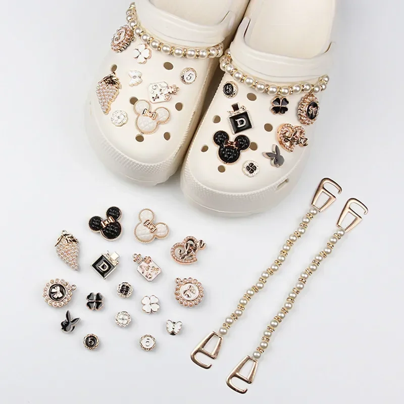 2024 New Shoe Charms Bears Designer DIY Cute Candy Flowers Decaration Accessories for Clogs Kids Boys Women Girls Gifts