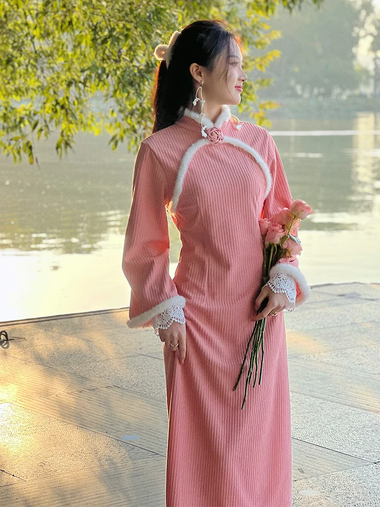 

Низкая цена Оранжевый тон Цветочный длинный Ципао с меховым воротником Высокий разрез Повседневная одежда Ele Lady Sle Pure Color Long Sve