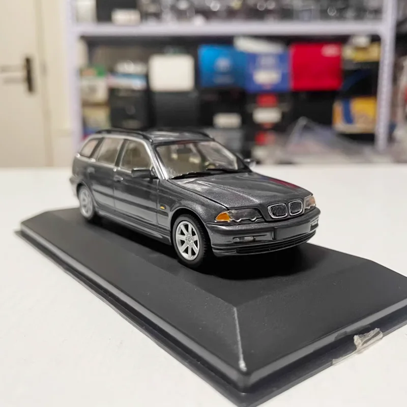 

Коллекционная модель автомобиля Minichamps Diecast 1:43, масштаб 323 Touring, из сплава, готовая, имитационная, для декора, подарок для мальчика, для демонстрации (оптом)