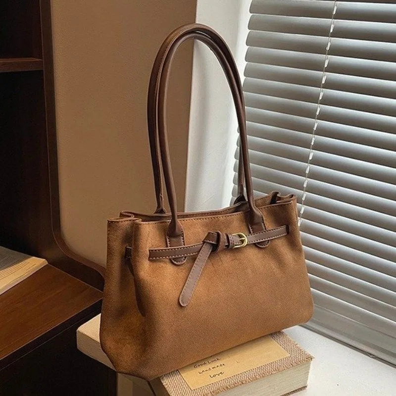 

Vintage Inspired Messenger Bag Large Capacity For Shopper Doubles As A Unique And Fashionable Diaper Bag